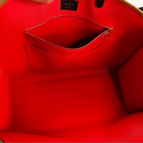 Louis Vuitton OntheGo GM Reverse Monogram Giant (Authentic) - Picture 11 of 16